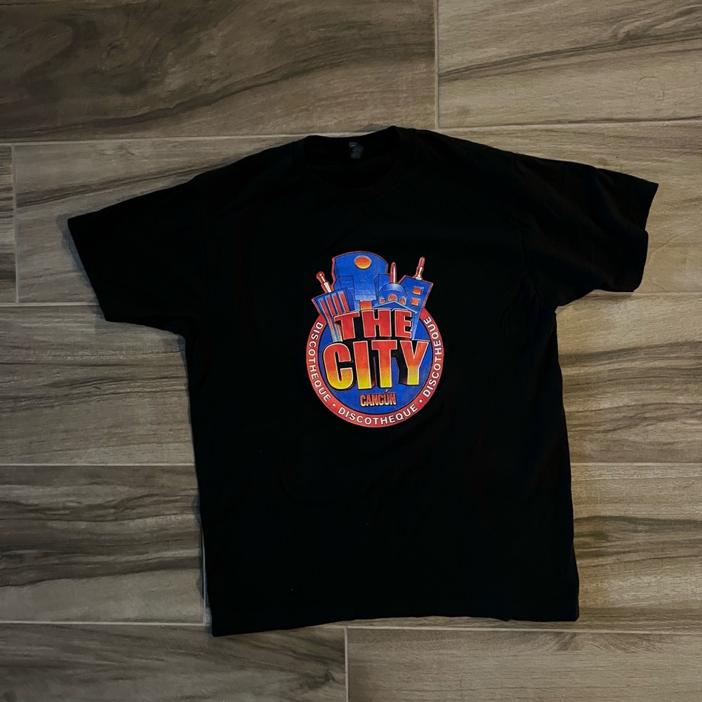 black tee